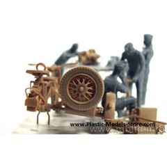 Master Box 3560 – 1/35 – German Motorcycle Repair Crew