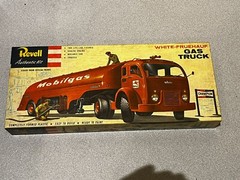 VINTAGE 1956 REVELL WHITE FRUEHAUF MOBILGAS GAS TRUCK MODEL KIT SEALED CONTENTS