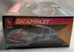 Snap Fast STP Grand Prix #43 Richard Petty 1:32 Plastic Model Kit NIB
