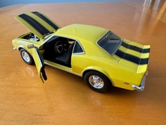 Testors 1968 Chevrolet Camaro Z28 Easy Builder 1:24 Metal Body Model Assembled