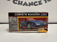 Monogram Metal Flake Corvette Roadster 1:24 scale Model Kit# 2742 – Sealed