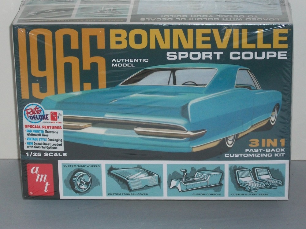 AMT 1/25 Scale 1965 Bonneville Sport Coupe – Factory Sealed
