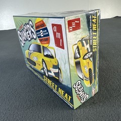 AMT Street Heat 1998 Chrysler Concorde Slammers SNAP 1:25 Scale Model Kit