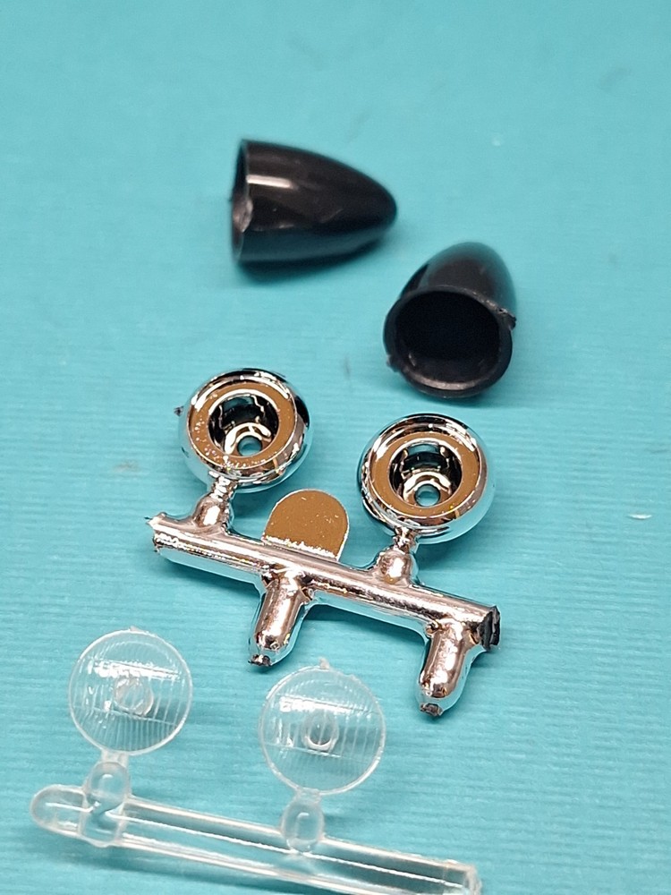 Revell AMT Ertl Monogram MPC 1/24 Model Part 1939 Chevy Coupe Stock Headlights