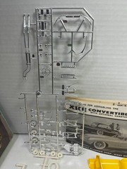 1/25 AURORA JAGUAR XKE JAG HARDTOP OR CONVERTIBLE PARTIALLY BUILT MODEL CAR KIT