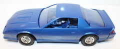 1:25 AMT Ertl 6062EO 1989 Chevrolet Camaro IROC-Z – Blue Metallic – NEW – Mint