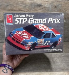 VTG 1990 Richard Petty 1/25 Model Kit NASCAR STP Grand Prix AMT ERTL 6728 SEALED