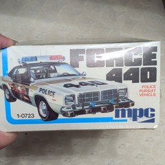 MPC Force 440 Police Pursuit Vehicle 1:25 Unassembled Kit Plated 1-0723