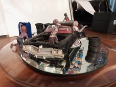 Junkyard Car 1:25 Built Model Kit And Zombies