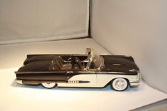 1958 FORD THUNDERBIRD CONVERTIBLE BUILT 1/24 SCALE MONOGRAM
