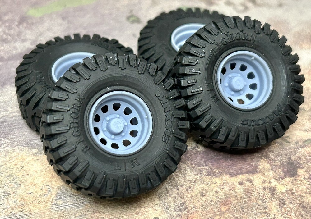 1/24 Scale: 15-Inch “D-Window Steel” Wheels W/ Huge 35-inch Mud Tires. Resin