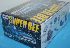 1970 Dodge Coronet SUPER BEE 1:25 scale model kit MPC Round2 #985 SEALED 2023