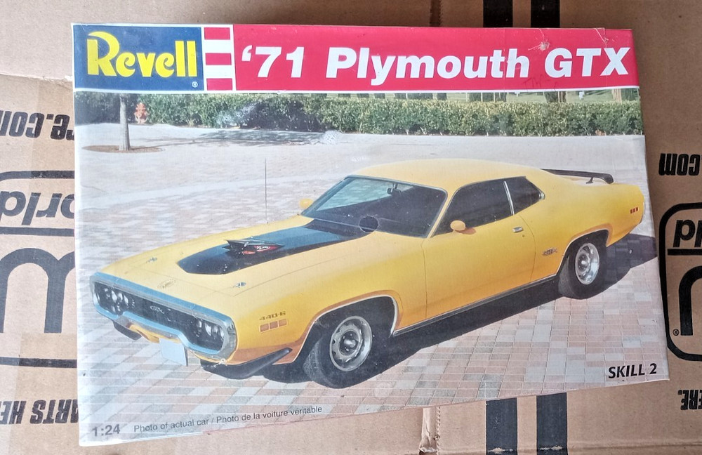 Revell 1971 Plymouth GTX 1/24 scale Factory Sealed Take a look