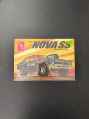 AMT1142M/122 1972 Chevy Nova SS Pro Stocker Model Kit 1:25
