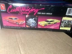 1 25 scale model parts 1966 Buick Wildcat Trophy / Display Accessories No Box S