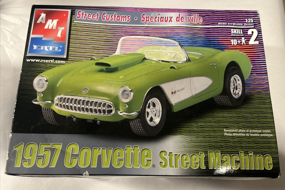 AMT ERTL 1957 Corvette Street Machine 1:25 Scale Model Car Kit Open 8213
