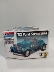 NOB Monogram 85-0882 1:25 Scale 1932 Ford Street Rod Classic Car Model Kit