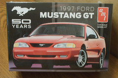 AMT 1997 FORD MUSTANG GT – 50 YEARS MODEL KIT 1/25 SCALE