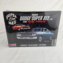 Monogram 1969 Dodge Super Bee 440 Six Pack 1/24 Scale Plastic Model Kit