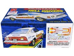 Skill 2 Model Kit 1977 Ford Mustang “Hell Drivers” Thrill Show Car 1/25 Scale