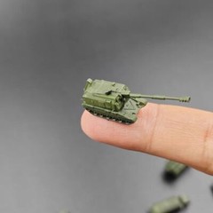1/350 Russian armored vehicle kit model （8 vehicles+a group of soldiers ）