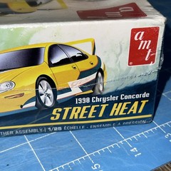 1:25 Snapfast 1998 Chrysler Concorde “Street Heat” Slammers AMT – Factory Sealed