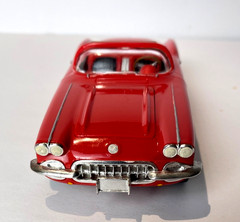 VINTAGE SMP RED 1959 CHEVROLET CORVETTE CONVERTIBLE MODEL CAR 1/24