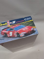 Revell Bill Elliott #9 Dodge Intrepid R/T 1/24 Kit 85-2361 NASCAR SEALED