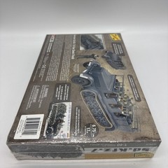 SEALED 2015 SD.KFZ.7 WWII GERMAN SEMI TRACK 1/40 SCALE PLASTIC MODEL KIT ROUND 2