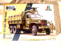 1/35 Italeri US Army WWII GMC 2 1/2 ton 6X6 Truck Driver Red Ball Express # 6271