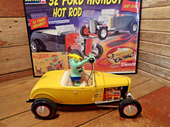 1932 Revell Ford Hot Rod Model Kit 1/8 HIGHBOY MR. GASSER – Comes With Frame!