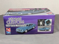 AMT 1/25 Scale Model Kit 1977 Ford Mustang II Fastback Sealed Bags Unbuilt c2005