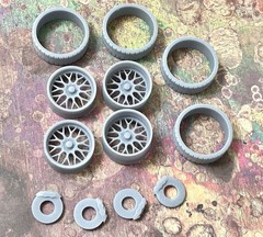 1/24 Scale: 24-Inch “Raceline Legacy” Wheels And Tires; Resin;1/25