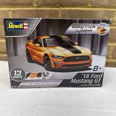 Revell ‘18 Ford Mustang Gt 13 Part Easy Click Model Kit
