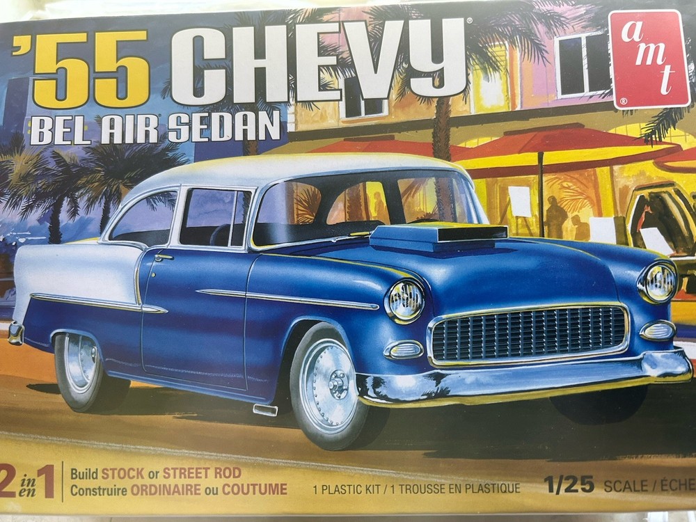 AMT 1119 1955 Chevy Bel Air Sedan 1/25 Model Kit 2 in 1 Open