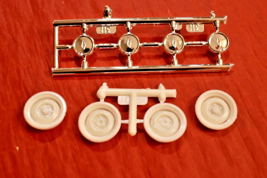 AMT 1951 Chevy Bel Air Wheels 1/25