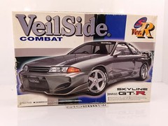 Aoshima 1/24 scale Veilside Combat Nissan R32 Skyline GT-R(BNR32) model kit(JDM)