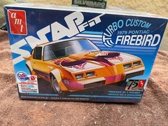 SKILL 1 SNAP MODEL KIT 1979 PONTIAC FIREBIRD TURBO CUSTOM 1/25 BY AMT AMT1211 M