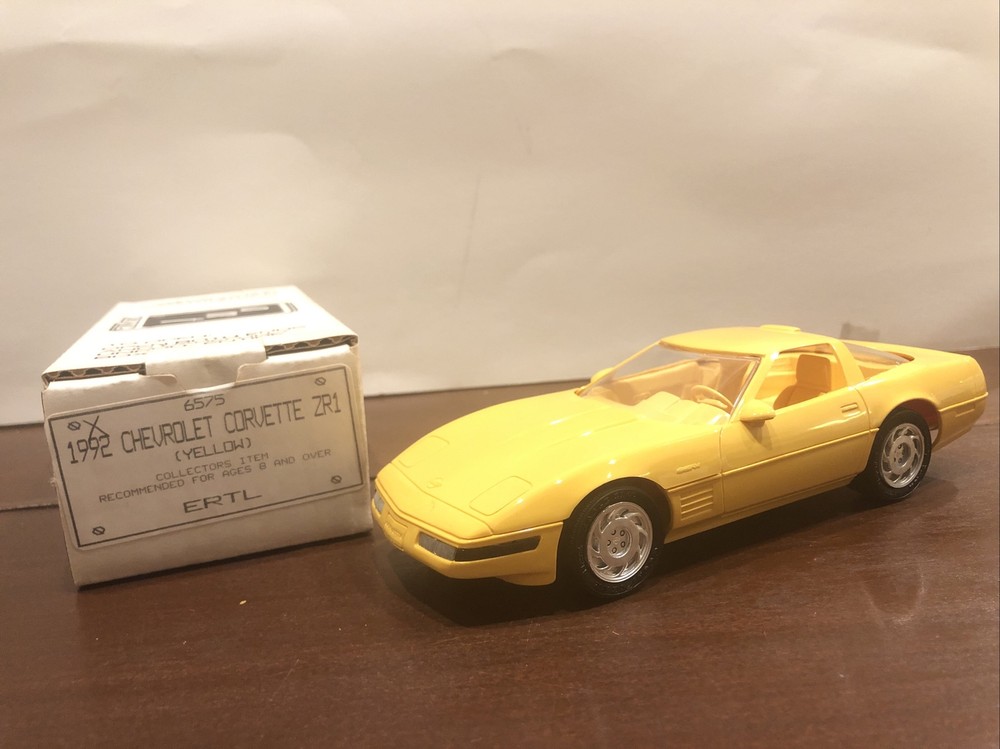 1992 Chevrolet Corvette ZR1 Dealer Promo Car YELLOW 1:25 AMT / ERTL