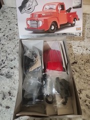 Testors 1:24 Limited Edition Metal Body Model Kit Ford F-1 Tow Truck Red
