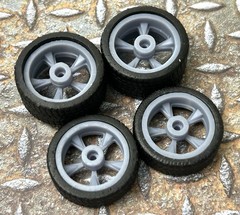 1/24 Scale: 21/20 Inch “Boyd Magneato” Wheels With Wide Rear Street Tires; 1/25