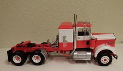 AMT 1/25 Kenworth W925 Conventional Model Kit AMT1021