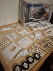 Revell 1970 Dodge Challenger T/A 2in1 1:24 Model Kit Partially Together