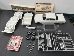 Hubley 162k 1961 Ford Fairlane Sedan 4 door Vintage 1/25 McM KIT