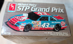 New In Box 1990 AMT #43 Richard Petty STP Grand Prix 1/25 Scale Model Kit #6728