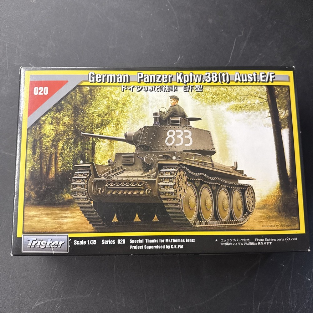 Tristar Model Kit – German Panzer Kpfw.38(t) Ausf.E/F Tank #35020 –