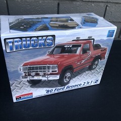 Monogram Trucks 1980 ’80 Ford Bronco 2 ‘n 1 85-7214 Sealed 1:24 Scale