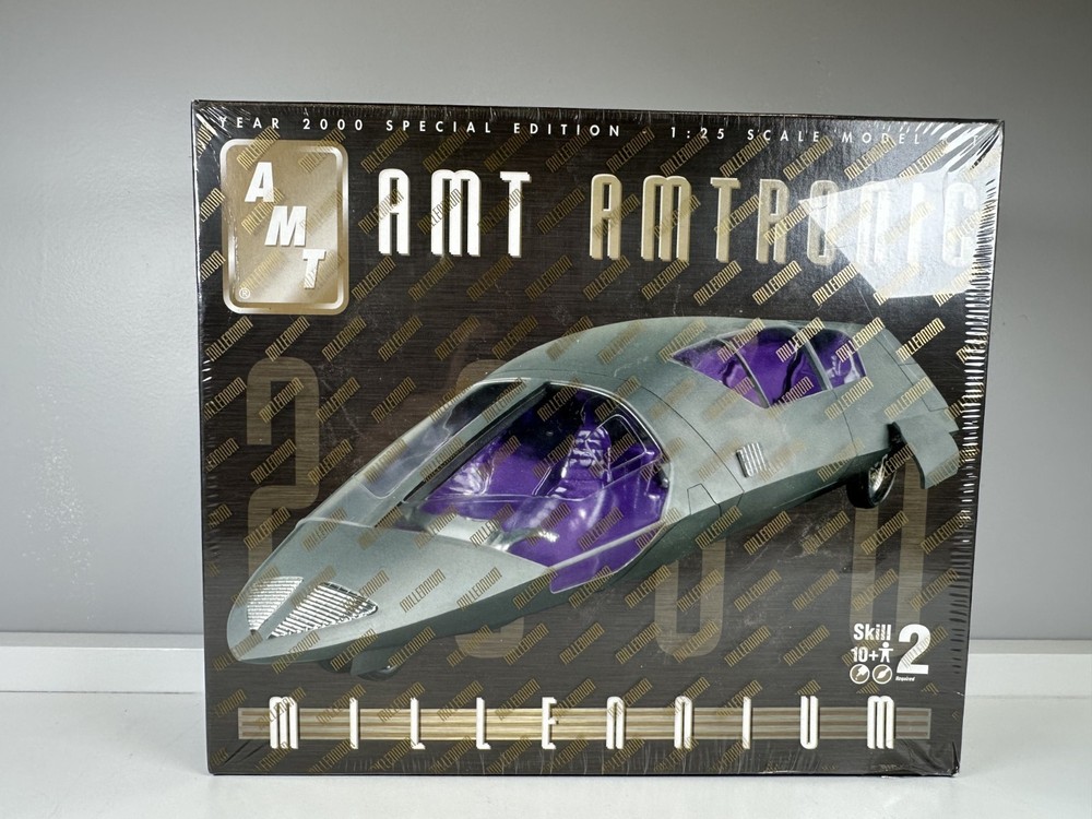 AMT Amtronic Millennium 2000 Special Edition 1:25 Scale SEALED