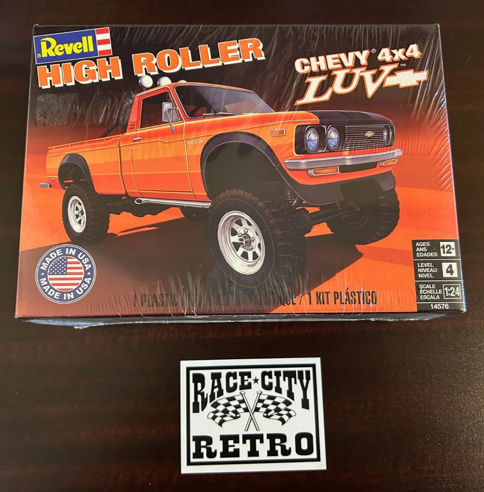 REVELL HIGH ROLLER CHEVY LUV 4X4 PICK UP TRUCK 1/24 PLASTIC MODEL CAR KIT F/S