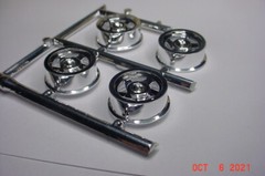 Chrome Twisted 5 Spoke Rims set of 4 1/25 Model Part jy 1382